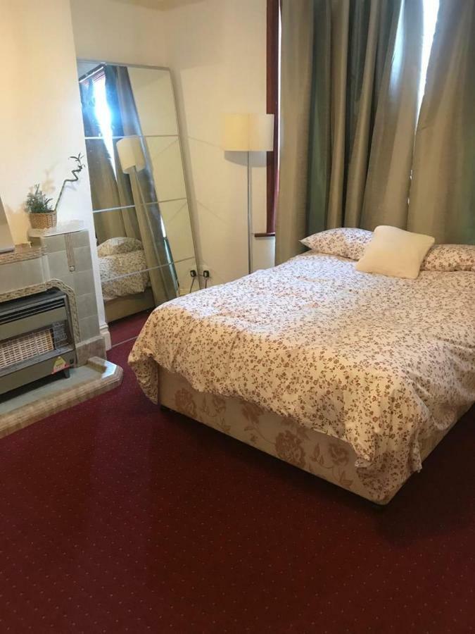 White House Walthamstow Bed & Breakfast